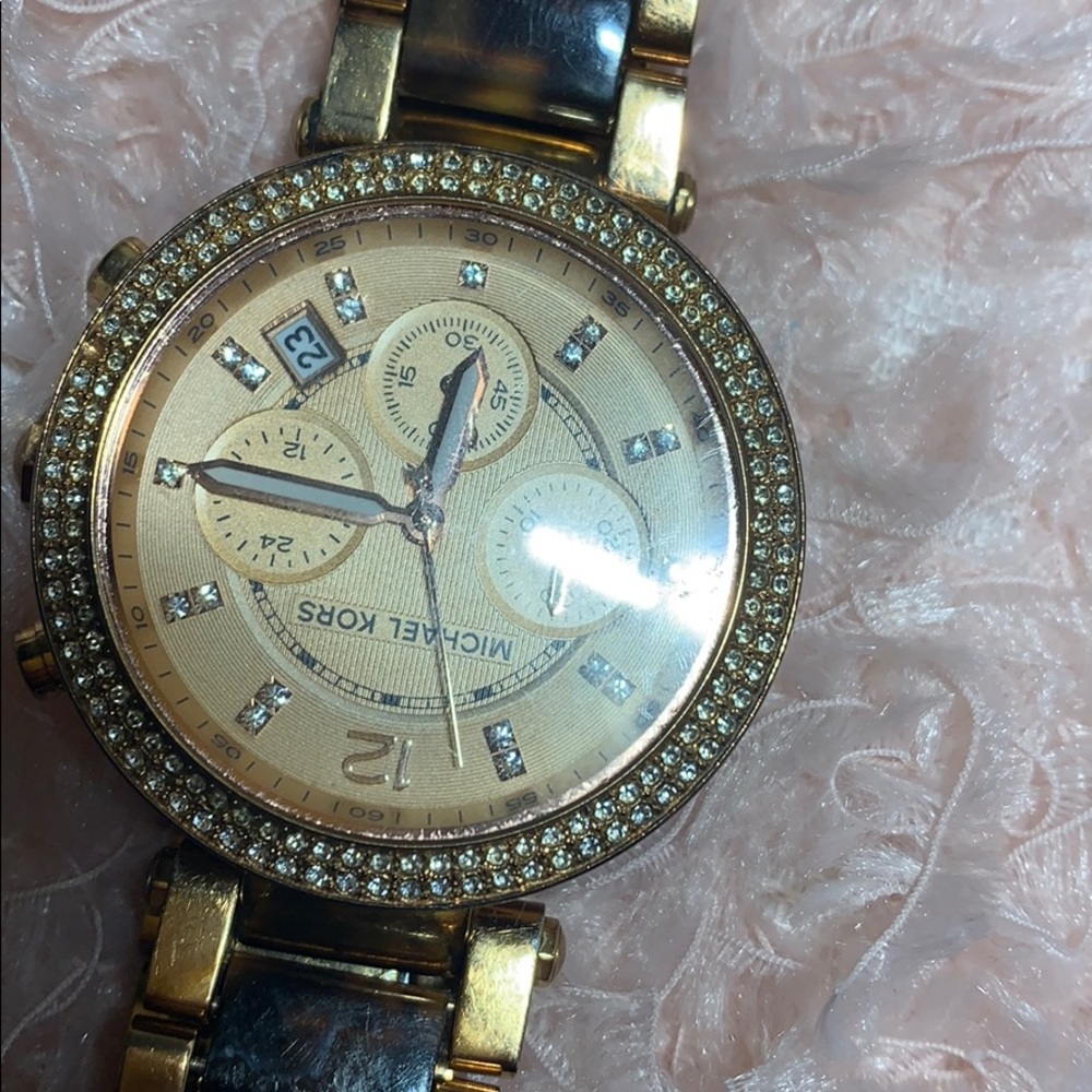 Micheal Kors watch - Picture 3 of 4